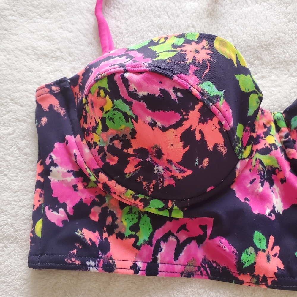 ๐HP๐ dELiA's | Floral Midkini Swim Top Like New - Picture 4 of 8